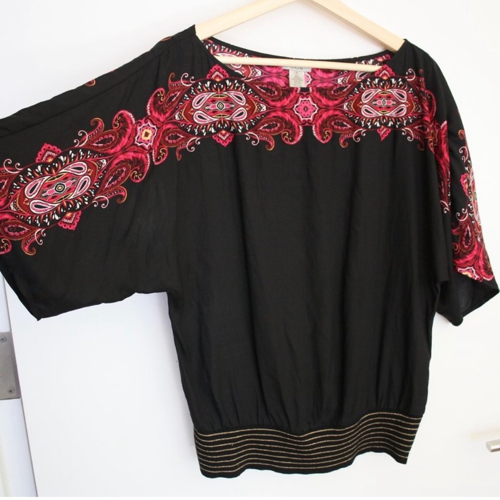 Cache silk (5% spandex) black and pink paisley top with banded bottom size M